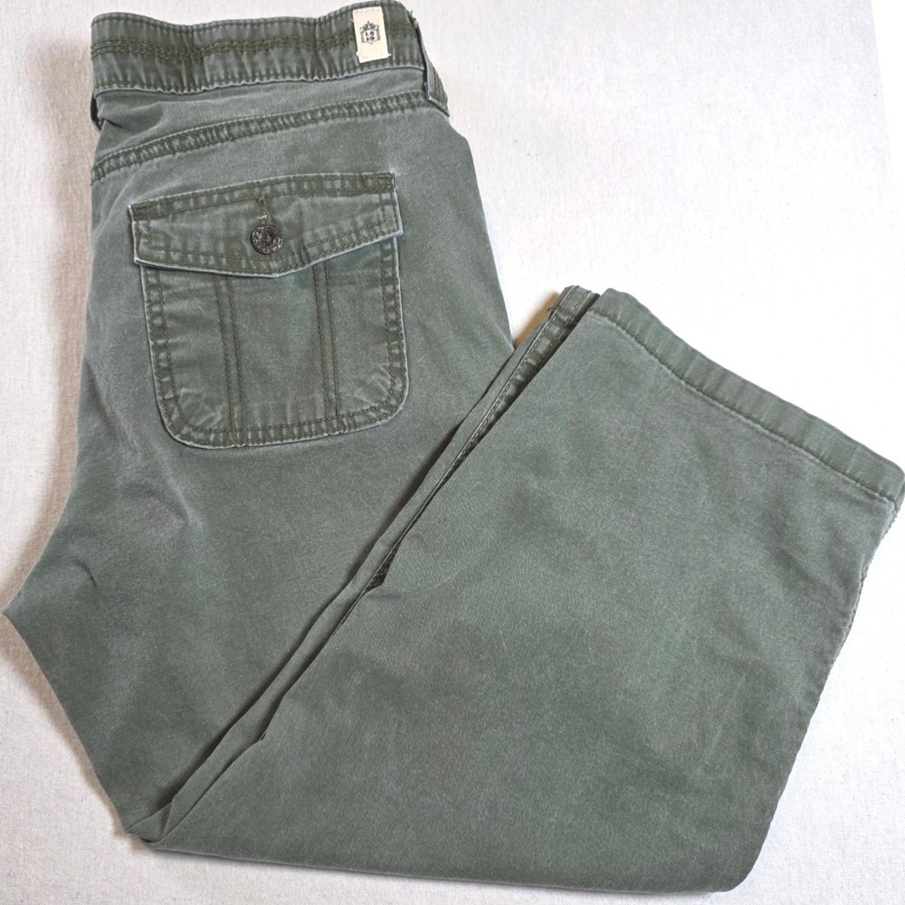 Levis Women 10 Green Utility Crop Cargo Pants Paisley Waistband Stretch Cotton